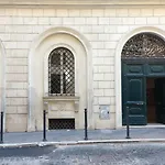 Trevi Suite Apartment Barberini